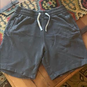 DIVIDED Mens sweat shorts